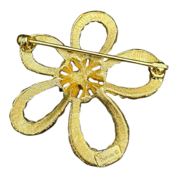 Women's Trifari Flower Brooch Gold Tone Faux Pearl - Picture 3 of 5